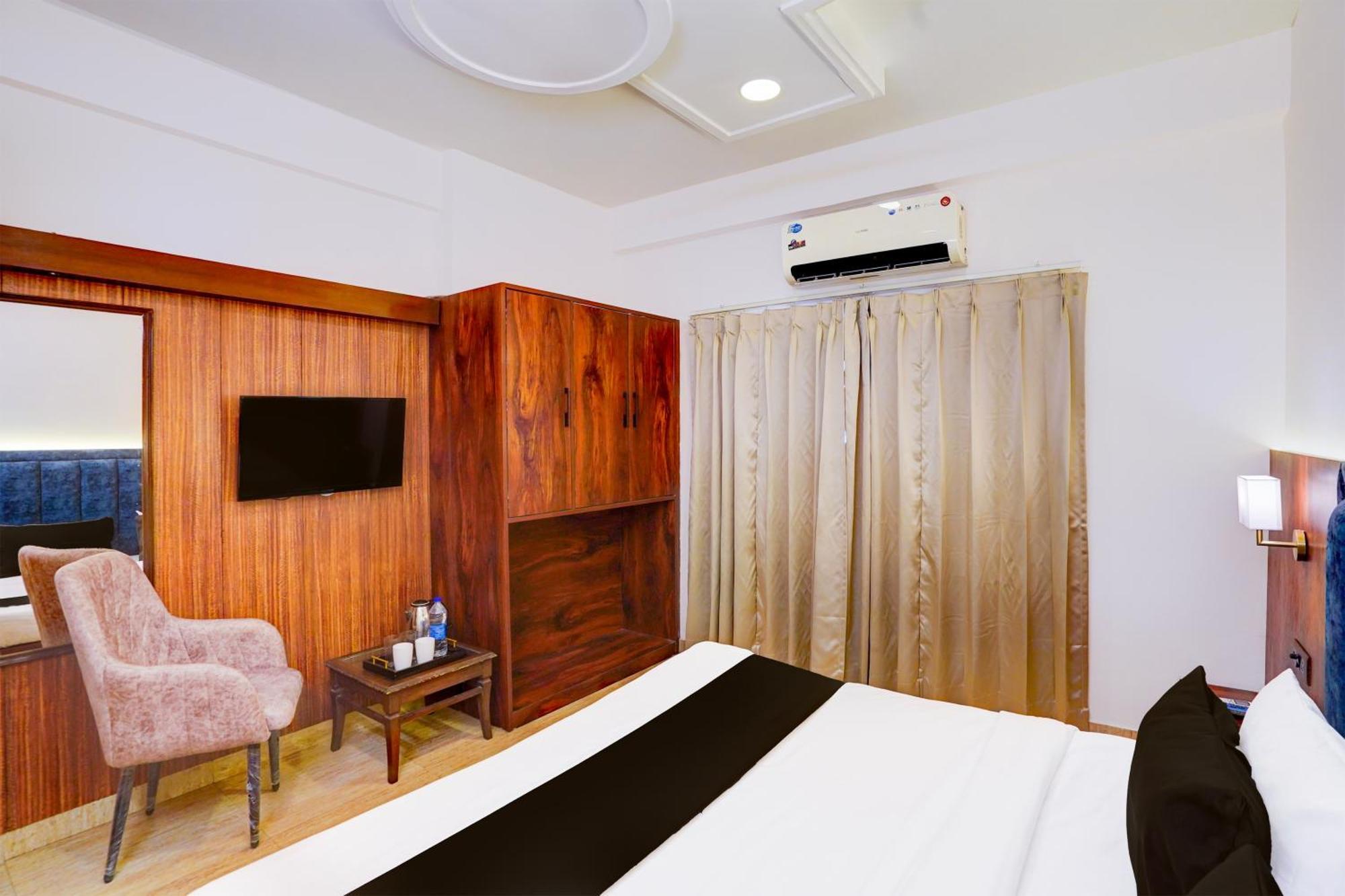 Super Townhouse Prince Chowk Near Railway Station Dehradun Esterno foto