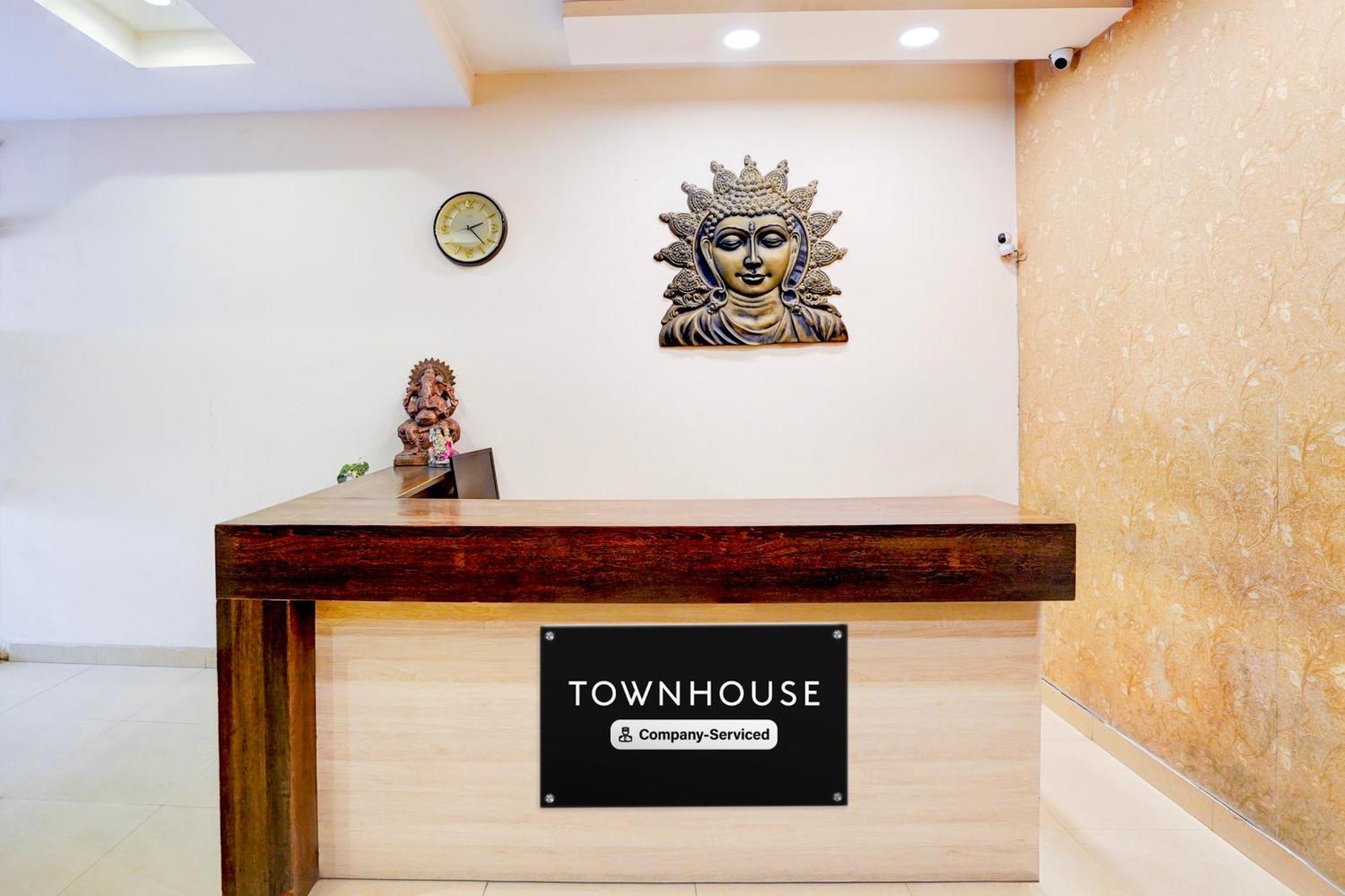 Super Townhouse Prince Chowk Near Railway Station Dehradun Esterno foto